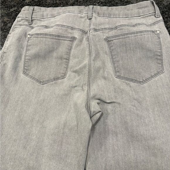 Chico's Gray Jeans with Yellow Floral Embroidery - Picture 4 of 7